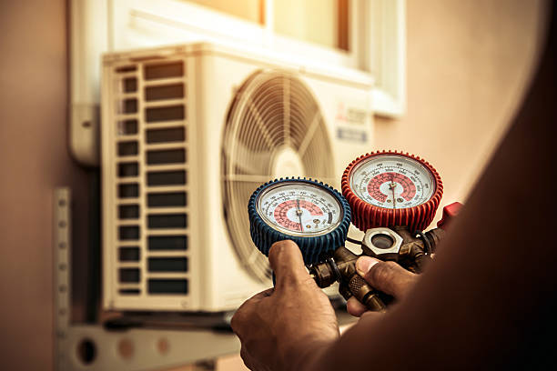 Professional Hvac technician working in Louisville, NE
